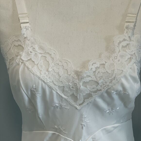 Vintage White Lace Nylon Slip Dress Nightgown Bridal Wedding Honeymoon No Tag - Picture 3 of 12